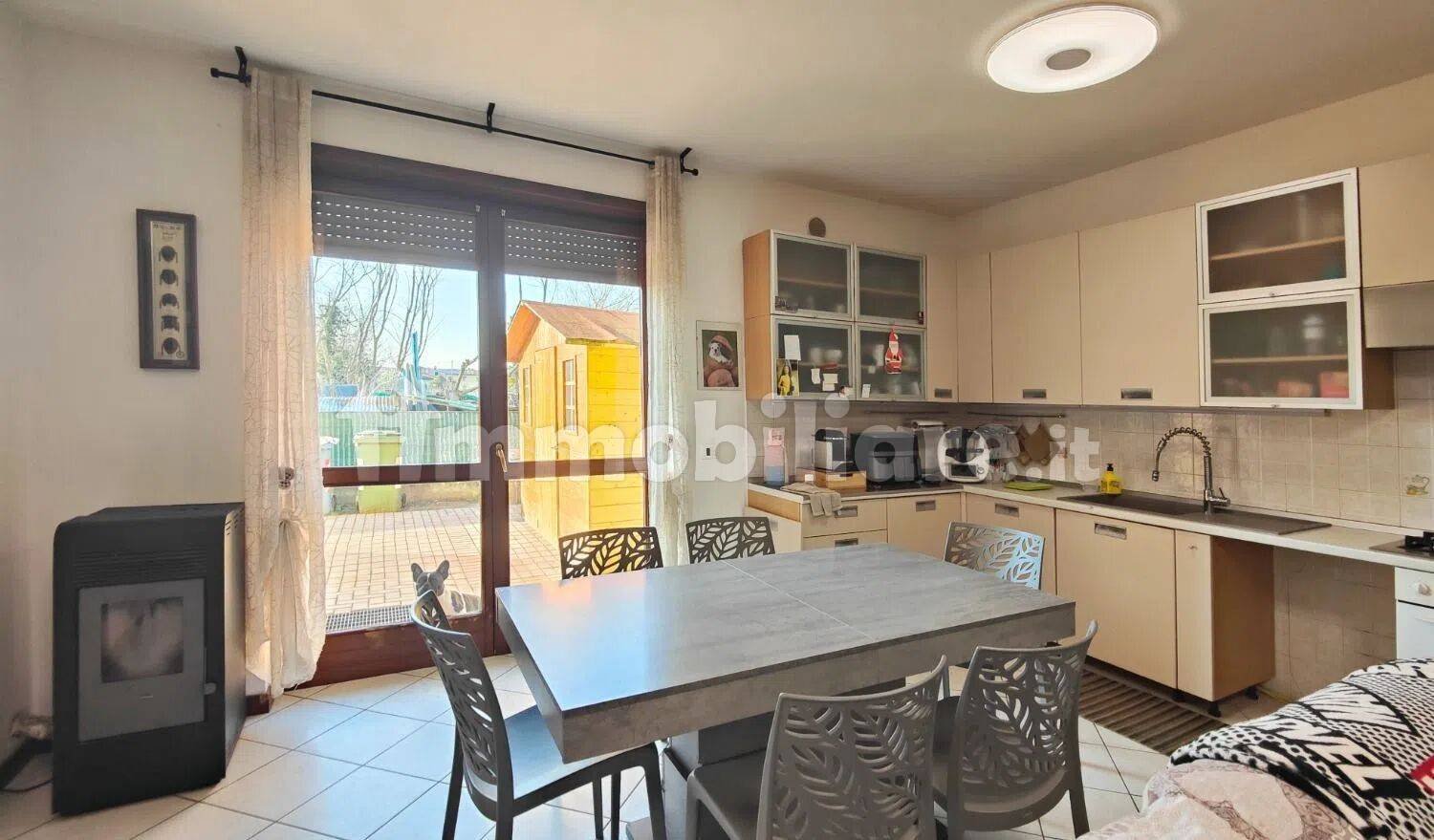 4 Schlafzimmer Wohnung in Veronella, Italy, Nr. 365230