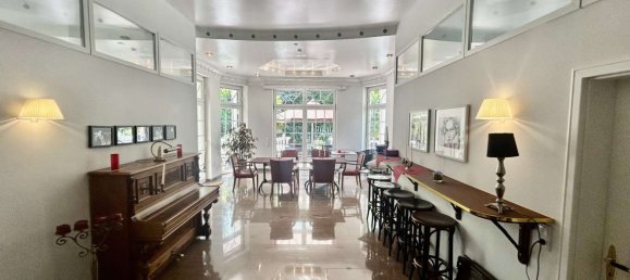 Villa de 10 dormitorios en Monchengladbach, Germany No. 6384 6