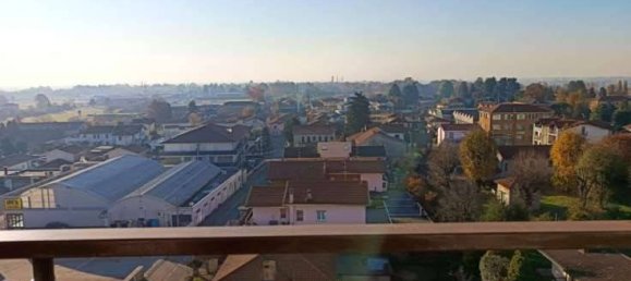 3 bedrooms Apartment in Oggiona con Santo Stefano, Italy No. 261686 4