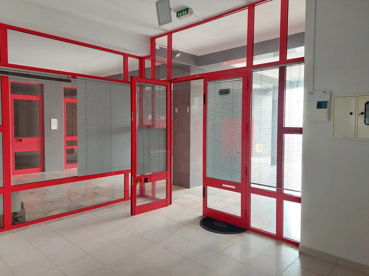 96m² Commercial property in Caldas da Rainha, Portugal No. 191472