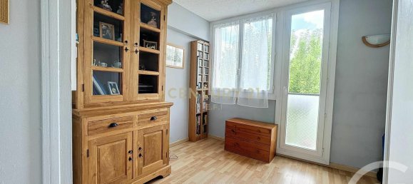3 Schlafzimmer Wohnung in Noisy-le-Grand, France, Nr. 324575 8
