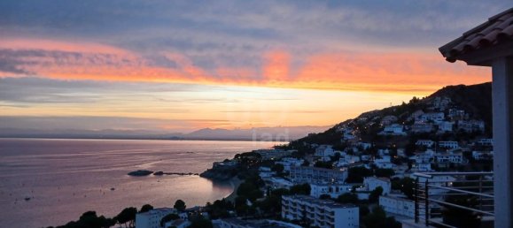 3 bedrooms Villa in Girona, Spain No. 183971 4