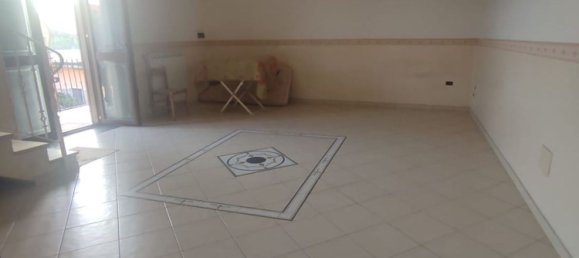 Dúplex de 3 habitaciónes en Lusciano, Italy No. 30945 2