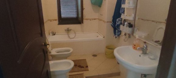 Dúplex de 3 habitaciónes en Lusciano, Italy No. 30945 10