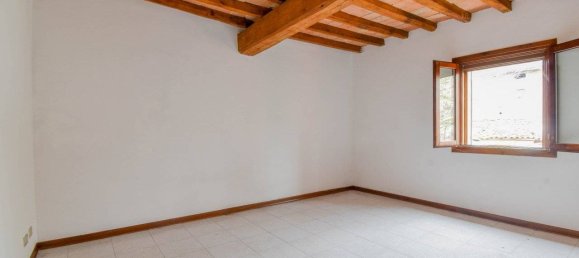 3 Schlafzimmer Wohnung in Modena, Italy, Nr. 106646 11