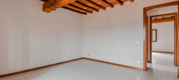 3 Schlafzimmer Wohnung in Modena, Italy, Nr. 106646 8