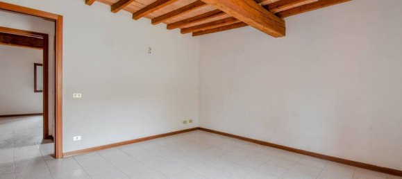 3 Schlafzimmer Wohnung in Modena, Italy, Nr. 106646 14