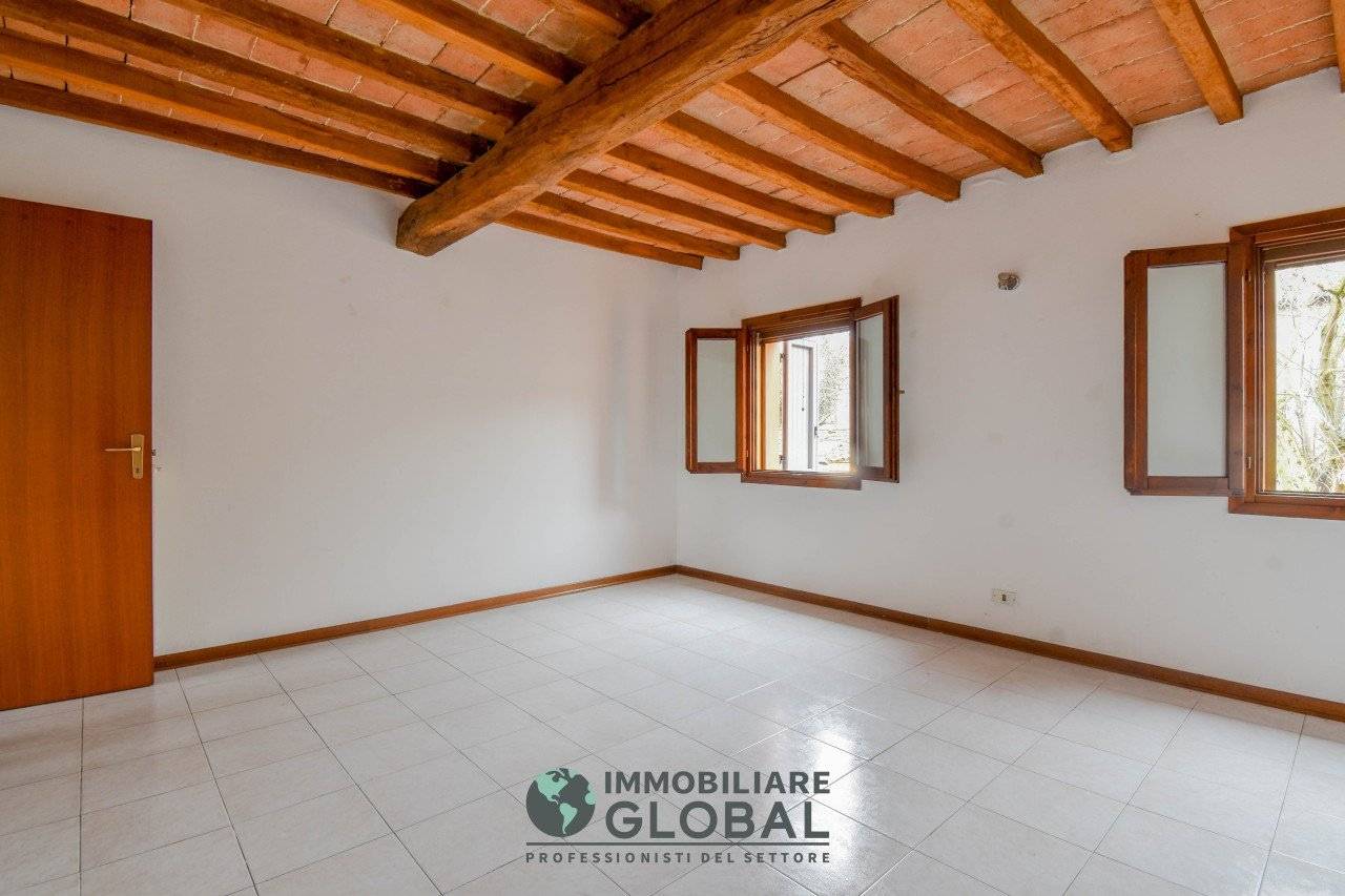 3 Schlafzimmer Wohnung in Modena, Italy, Nr. 106646