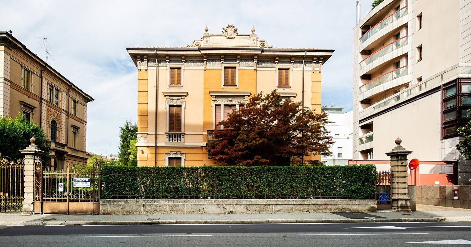 15-salle Villa à Bergamo, Italy No. 157969
