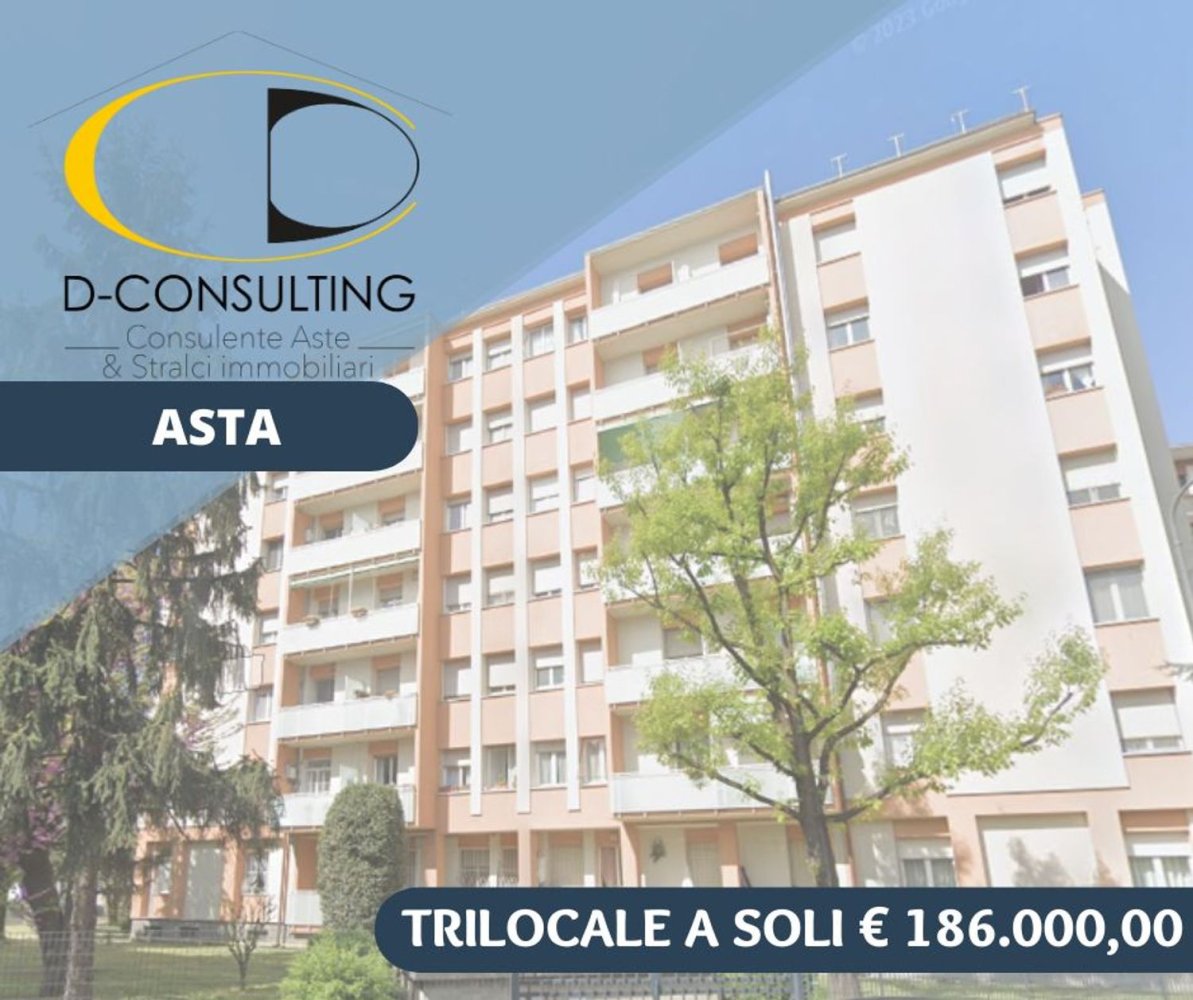 5 bedrooms Apartment in Milan, Italy No. 402020