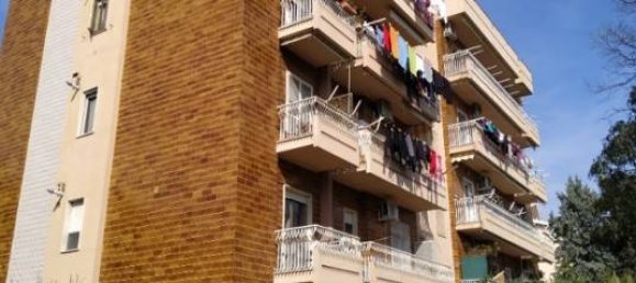 5 bedrooms Apartment in Foggia, Italy No. 183753 2