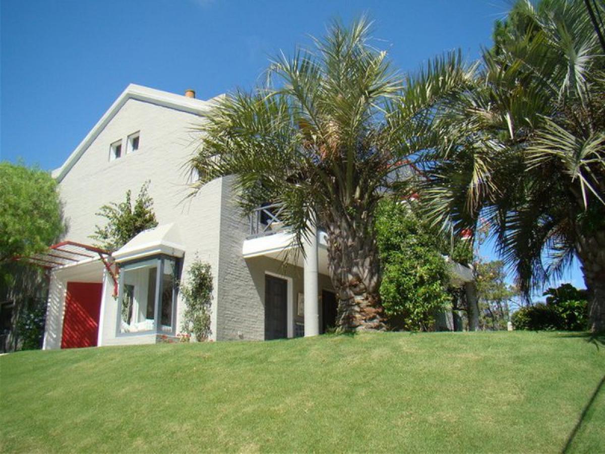 5 bedrooms House in Maldonado, Uruguay No. 10990