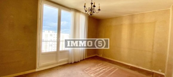 2 bedrooms Apartment in Noisy-le-Grand, France No. 183880 3