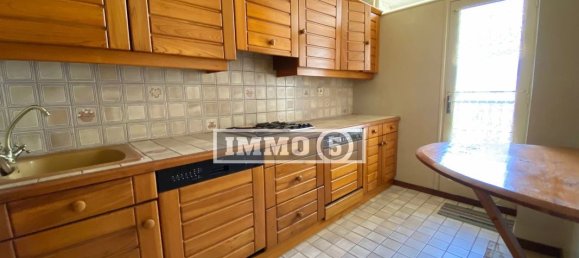 2 bedrooms Apartment in Noisy-le-Grand, France No. 183880 2