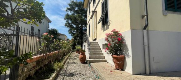 Villa de 10 habitaciónes en Lucca, Italy No. 67201 3