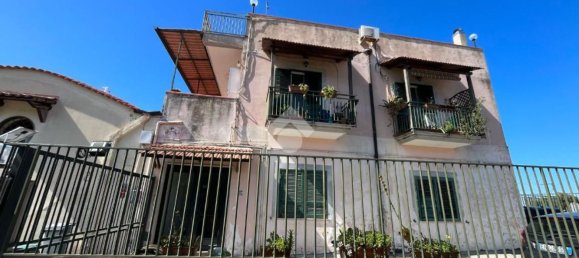 3 rooms Apartment in Pozzuoli, Italy No. 54020 3