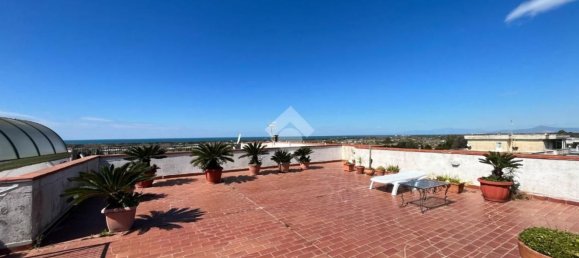 3 rooms Apartment in Pozzuoli, Italy No. 54020 8