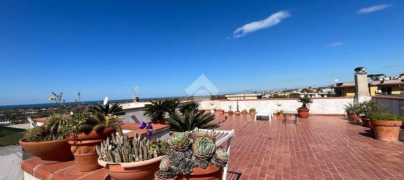 3 rooms Apartment in Pozzuoli, Italy No. 54020 6