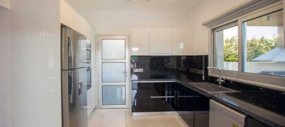 4 Schlafzimmer Haus in Agios Tychonas, Cyprus, Nr. 7188 11