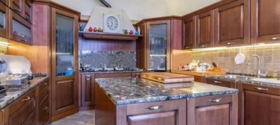 Вилла с 10 комнатами в Паломбара Сабина, Италия № 40465 16