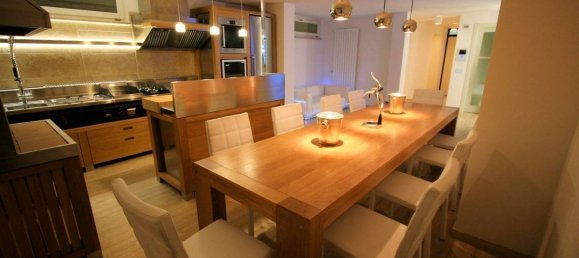 3 bedrooms Villa in Camaiore, Italy No. 223263 9