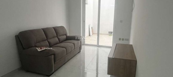 1 bedroom Maisonette in Fgura, Malta No. 8165 4