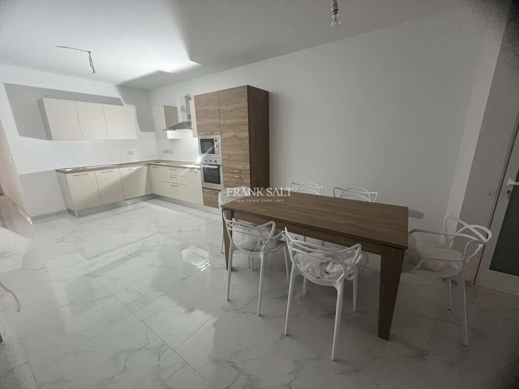 1 bedroom Maisonette in Fgura, Malta No. 8165