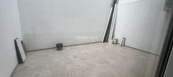 1 bedroom Maisonette in Fgura, Malta No. 8165 8