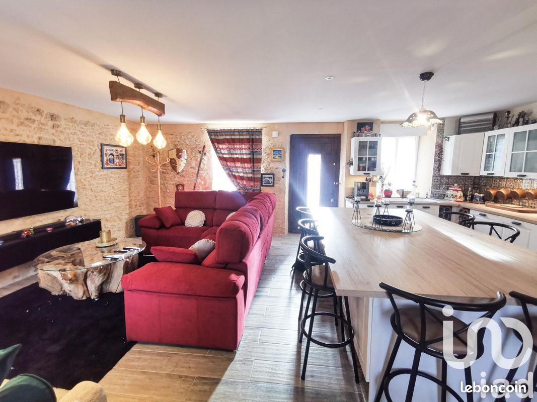 3 rooms Townhouse in Villefranche-du-Perigord, France No. 99131