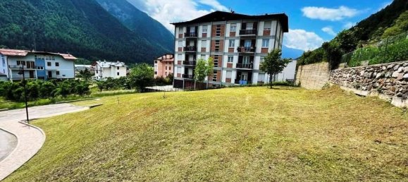 325m² Land in Malé, Italy No. 29193 8