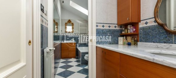 2 bedrooms Apartment in Turin, Italy No. 139756 17