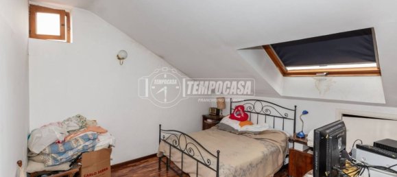 2 bedrooms Apartment in Turin, Italy No. 139756 6