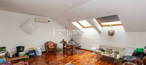 2 bedrooms Apartment in Turin, Italy No. 139756 9
