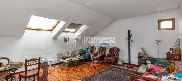 2 bedrooms Apartment in Turin, Italy No. 139756 10