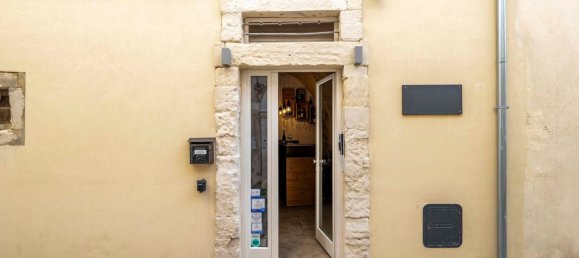9 rooms House in Ragusa, Italy No. 80998 3