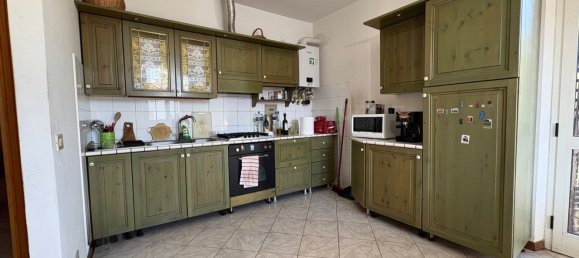 3 rooms Apartment in Arezzo, Italy No. 289543 5