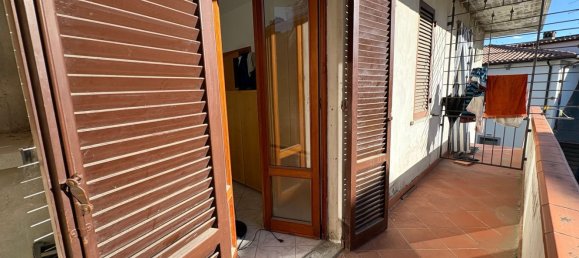 3 rooms Apartment in Arezzo, Italy No. 289543 16