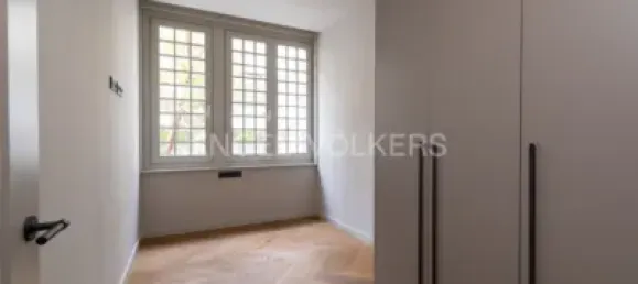 4 bedrooms Apartment in Ciutat Vella, Spain No. 104011 13