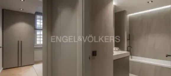 4 bedrooms Apartment in Ciutat Vella, Spain No. 104011 5