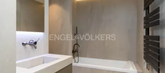 4 bedrooms Apartment in Ciutat Vella, Spain No. 104011 15