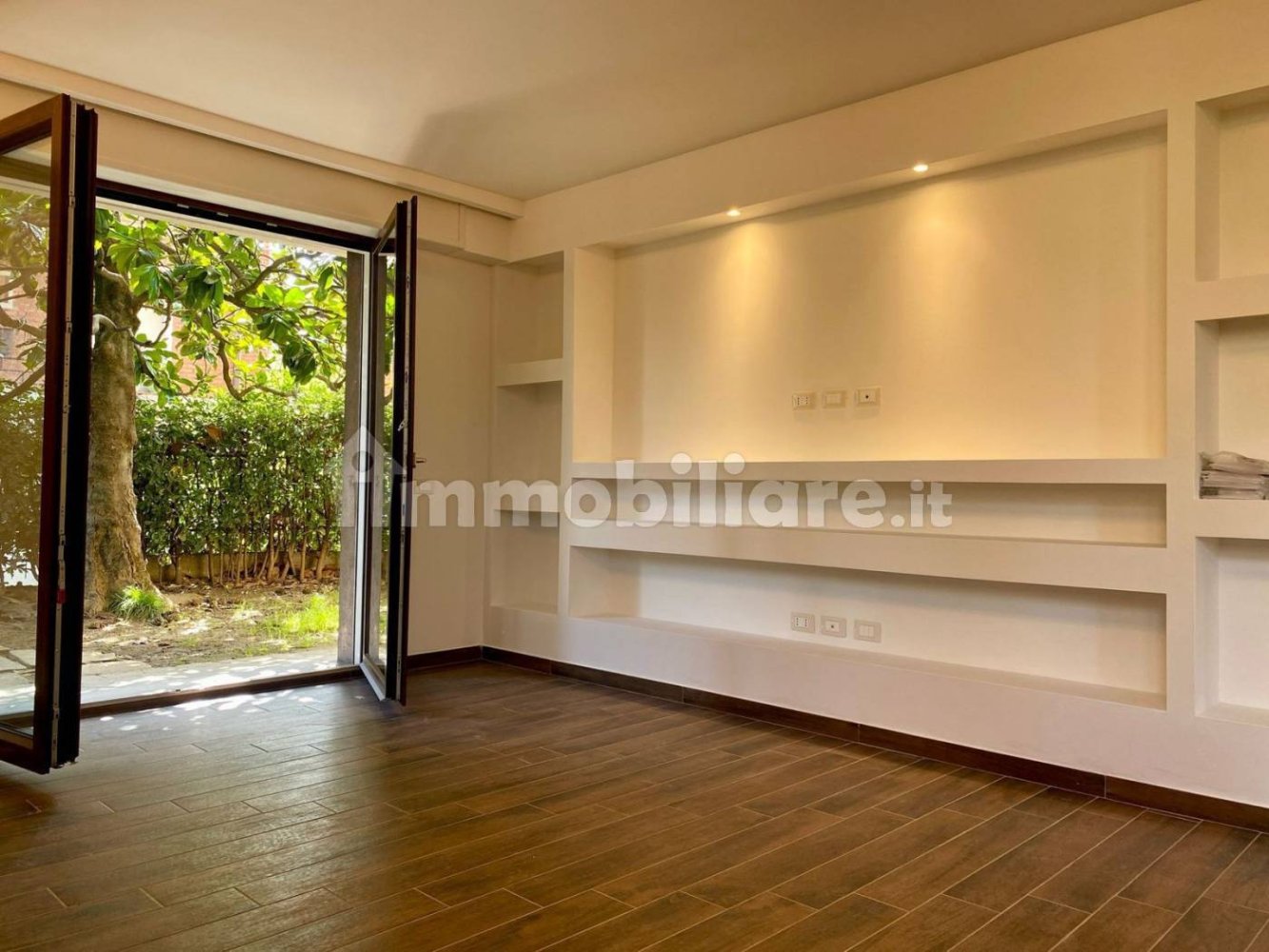 3 bedrooms Apartment in Bologna, Italy No. 15190