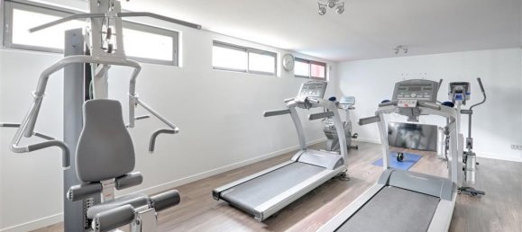 5 bedrooms House in Saint-Maur-des-Fosses, France No. 186249 6