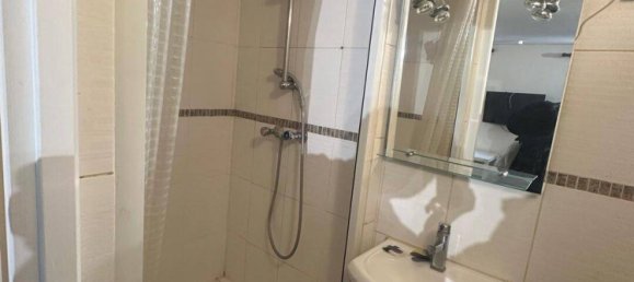 Studio in Paris, France No. 333886 2