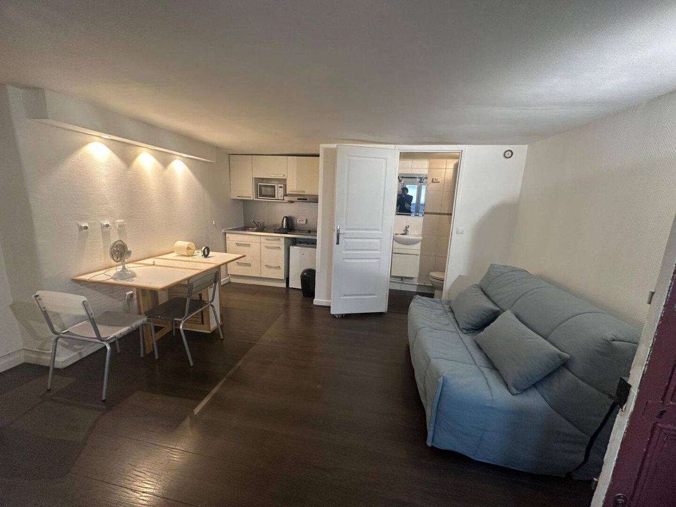 Studio in Paris, France No. 333886