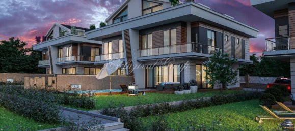 Villa 5+2 in Istanbul, Turkey No. 28765 3