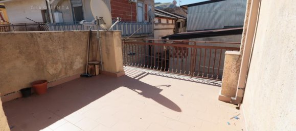 4 rooms House in Palagonia, Italy No. 232659 9