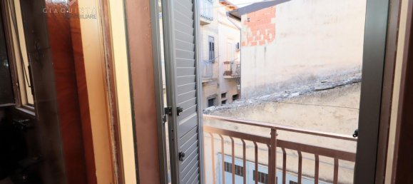 4 rooms House in Palagonia, Italy No. 232659 3