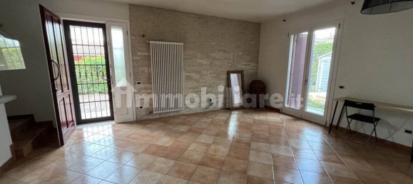 3 bedrooms Villa in Veggiano, Italy No. 325515 3