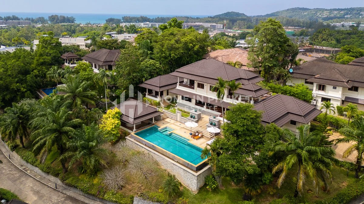 6 bedrooms House in Phuket, Thailand No. 74033