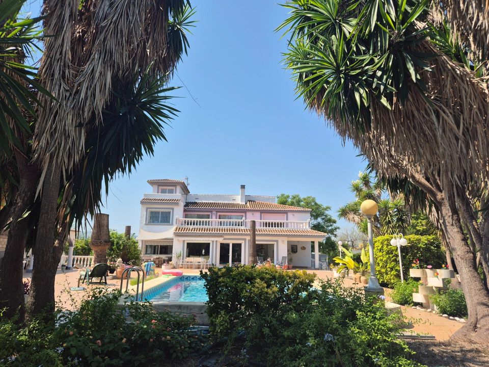 4 bedrooms Villa in Valencia, Spain No. 246622